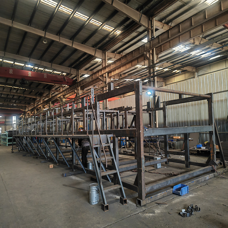 40平大型真空帶式過濾機(jī)車間生產(chǎn)中